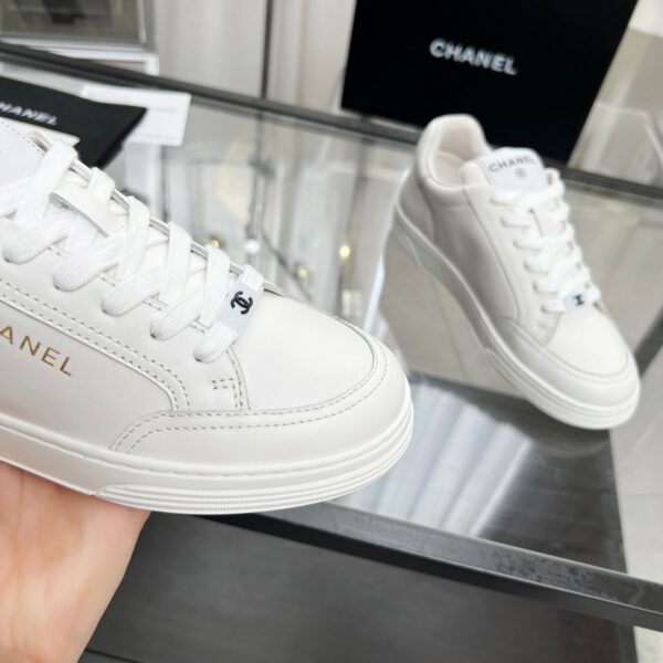 sy_no_C91BD926AAB3DFE186E922E51B5C9355_8 Chanel 23S White Low-Top Leather Sneaker