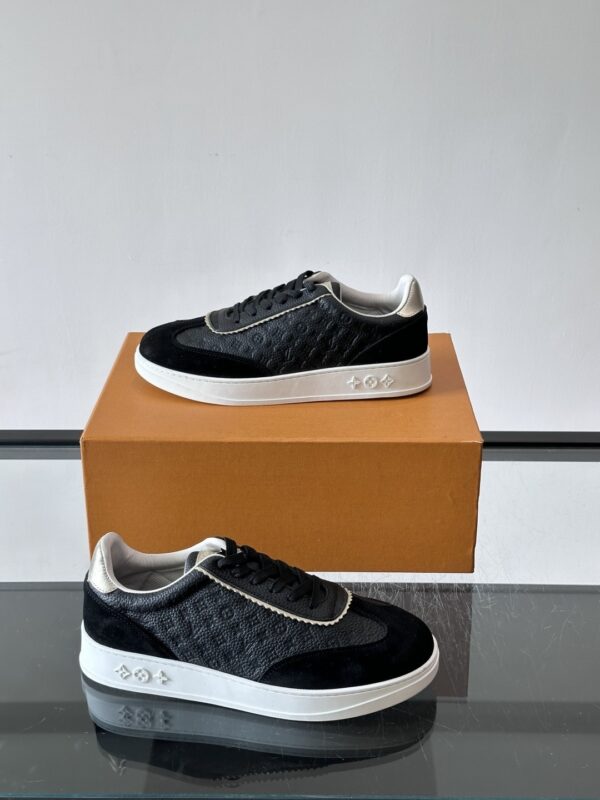 sy_no_CC143FCF1F1E0E700F7773F1B0AAEF7E_3 Louis Vuitton Black Monogram Print Gold-Heel Low-Top Sneaker