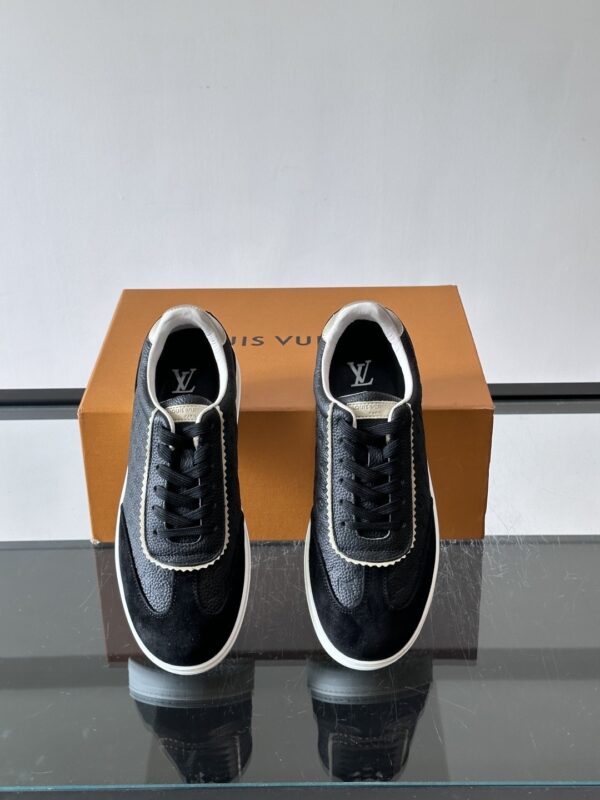 sy_no_CC143FCF1F1E0E700F7773F1B0AAEF7E_5 Louis Vuitton Black Monogram Print Gold-Heel Low-Top Sneaker