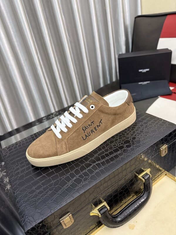 sy_no_CCB3115A51203DAF80E827491C0F55FB_0 Saint Laurent Brown Suede Low-Top Sneaker