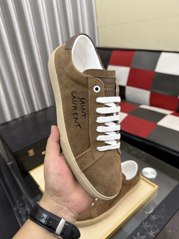 sy_no_CCB3115A51203DAF80E827491C0F55FB_3 Saint Laurent Brown Suede Low-Top Sneaker