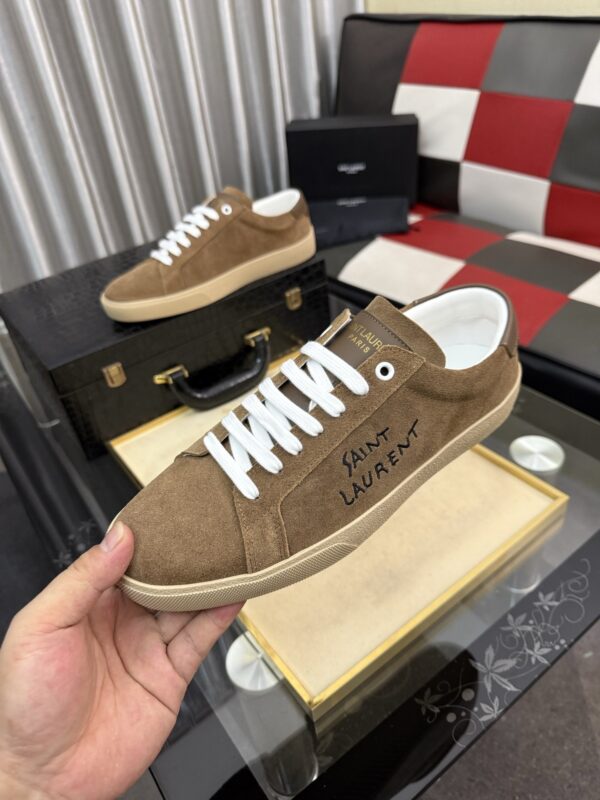 sy_no_CCB3115A51203DAF80E827491C0F55FB_4 Saint Laurent Brown Suede Low-Top Sneaker