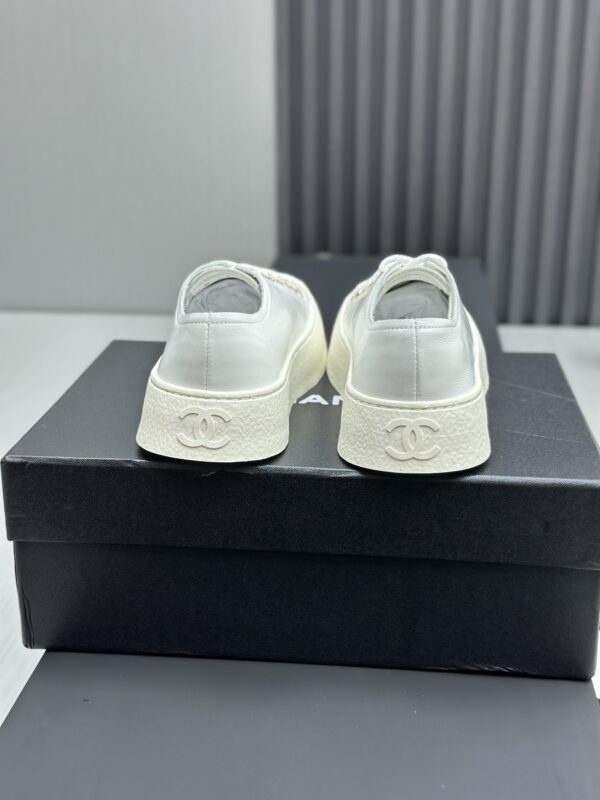 sy_no_CE5D2E55822990B676095A7E5E3D561A_6 Chanel White Leather Platform Low-Top Sneaker with Gold CC Charm