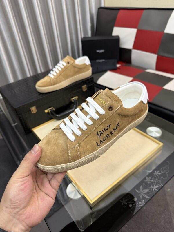 sy_no_D207FAA932C664219A3332212C43BC46_4 Saint Laurent Tan Suede White Heel Low-Top Sneaker