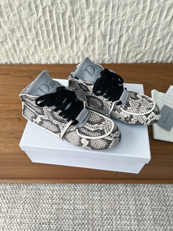sy_no_D5D8DC9CD0212200DC857640A82CFD01_1 Dior Snake Print Mid-Top Lace-Up Sneaker