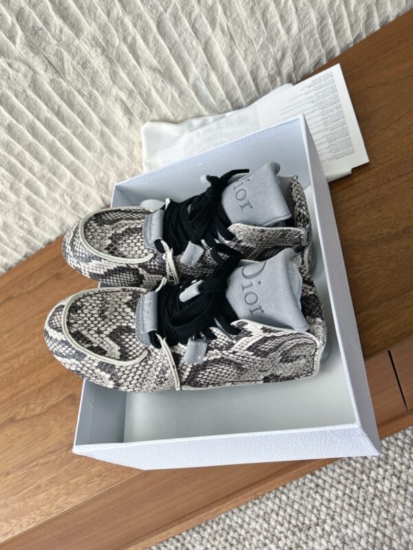 sy_no_D5D8DC9CD0212200DC857640A82CFD01_5 Dior Snake Print Mid-Top Lace-Up Sneaker