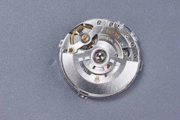 sy_no_D953AF7F98170C3DA256049CB3133A05_8 ROLEX Rolex Dog Tooth Ring Gold Logbook Series Automatic Mechanical Movement Date Display Men's Watch Swiss Watch 41mm