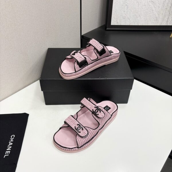 sy_no_DA46374B4431AE8F5FD60C5D126D3FEA_1 Chanel Pink Raffia Double-Strap Platform Slide Pink-Raffia-Slide