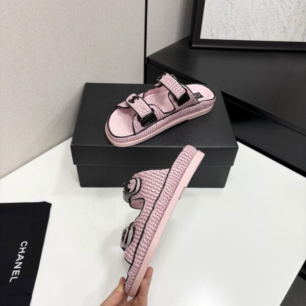 sy_no_DA46374B4431AE8F5FD60C5D126D3FEA_2 Chanel Pink Raffia Double-Strap Platform Slide Pink-Raffia-Slide