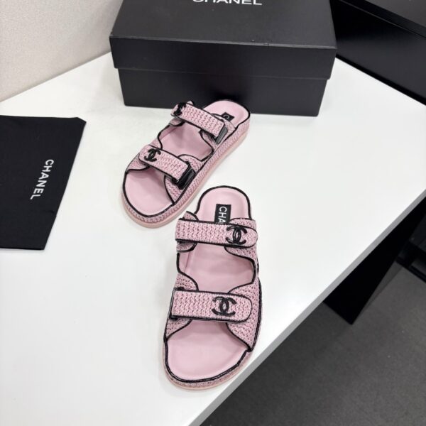 sy_no_DA46374B4431AE8F5FD60C5D126D3FEA_4 Chanel Pink Raffia Double-Strap Platform Slide Pink-Raffia-Slide