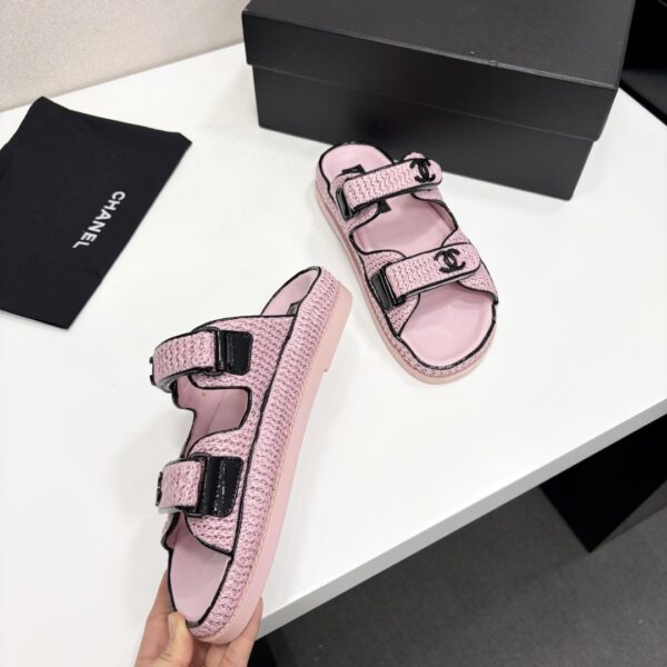 sy_no_DA46374B4431AE8F5FD60C5D126D3FEA_7 Chanel Pink Raffia Double-Strap Platform Slide Pink-Raffia-Slide
