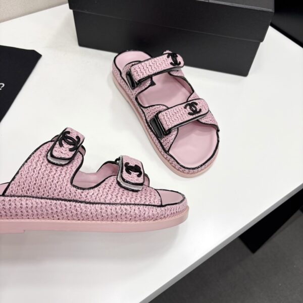 sy_no_DA46374B4431AE8F5FD60C5D126D3FEA_8 Chanel Pink Raffia Double-Strap Platform Slide Pink-Raffia-Slide
