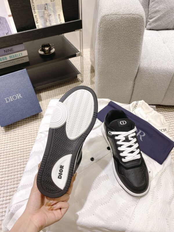 sy_no_DD092BD064236EDE75A097507780E501_6 Dior Black Leather Embossed Logo Low Sneaker