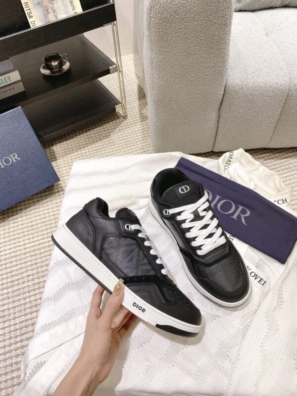 sy_no_DD092BD064236EDE75A097507780E501_8 Dior Black Leather Embossed Logo Low Sneaker