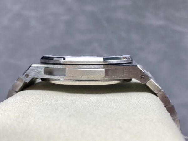 sy_no_E8EF68A9553C5BD34D066359F7C80844_3 AUDEMARS PIGUET Audemars Piguet Royal Oak ROYAL OAK Series Manual Mechanical Movement Three Questions Titanium Case Strap