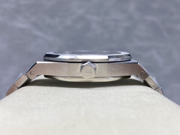 sy_no_E8EF68A9553C5BD34D066359F7C80844_4 AUDEMARS PIGUET Audemars Piguet Royal Oak ROYAL OAK Series Manual Mechanical Movement Three Questions Titanium Case Strap
