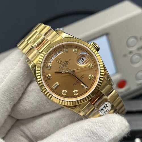 sy_no_EB546D8047DDCF31ED926329F8C71EEF_0 ROLEX Rolex Dog Tooth Crown Datejust Sunday Ref. 116281 with Gold Dial and 18ct Gold Case
