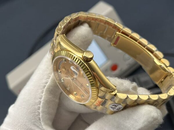 sy_no_EB546D8047DDCF31ED926329F8C71EEF_5 ROLEX Rolex Dog Tooth Crown Datejust Sunday Ref. 116281 with Gold Dial and 18ct Gold Case