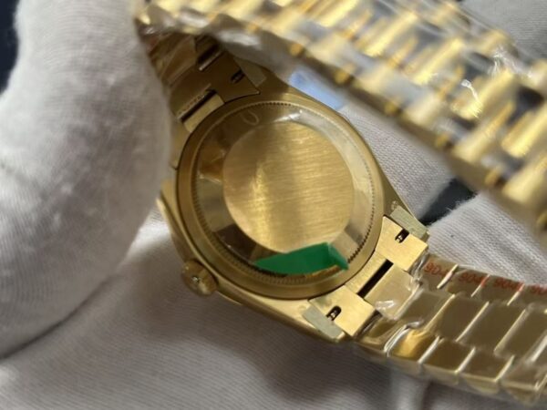 sy_no_EB546D8047DDCF31ED926329F8C71EEF_6 ROLEX Rolex Dog Tooth Crown Datejust Sunday Ref. 116281 with Gold Dial and 18ct Gold Case