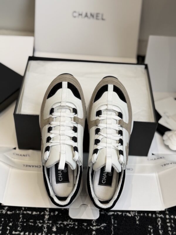sy_no_EC081D71F35F0D9A4A96AA655C58141D_8 Chanel White and Khaki Mixed Material Low-Top Sneaker with Black Accents and CC Logo
