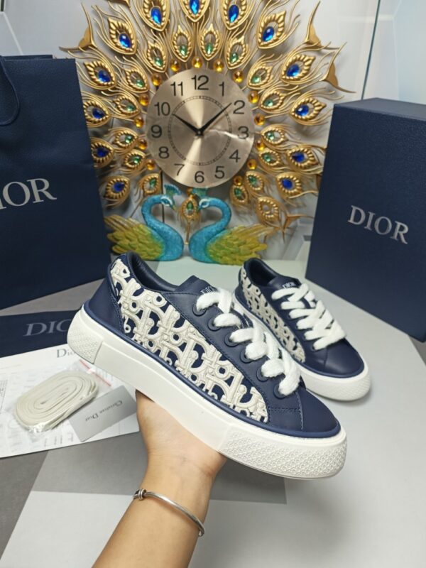Dior Navy Leather White Oblique Embroidery Low-Top Sneaker