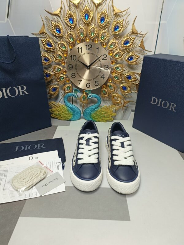 Dior Navy Leather White Oblique Embroidery Low-Top Sneaker