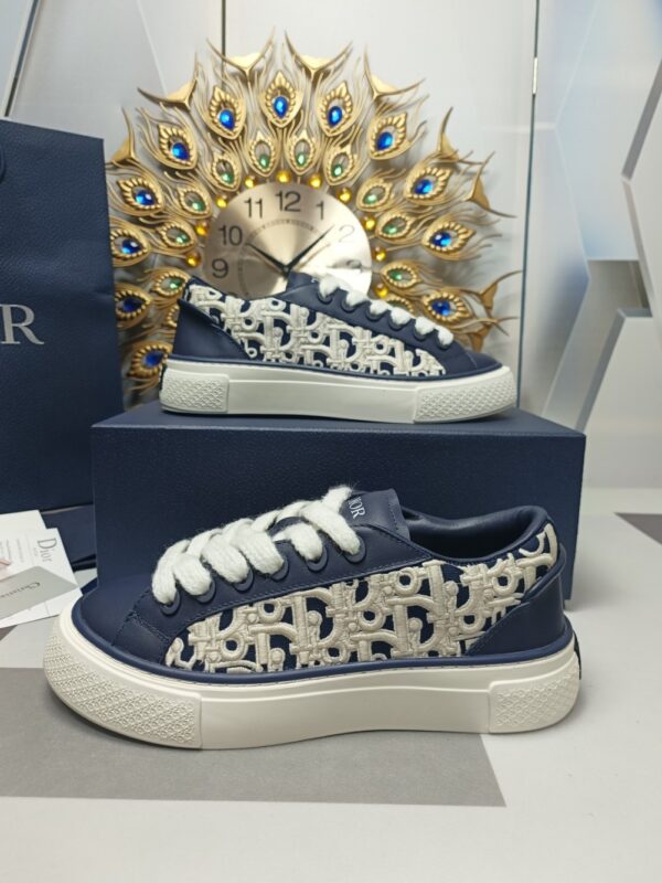 Dior Navy Leather White Oblique Embroidery Low-Top Sneaker