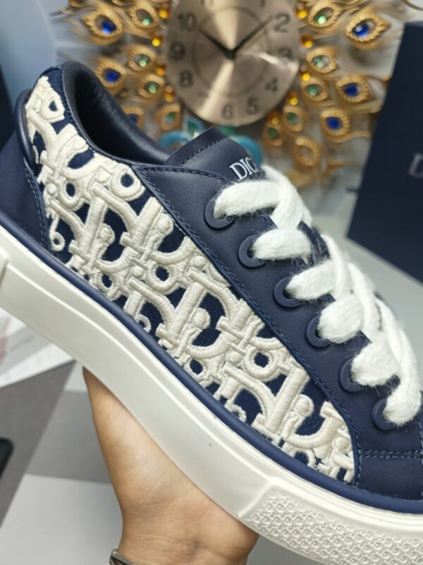 Dior Navy Leather White Oblique Embroidery Low-Top Sneaker