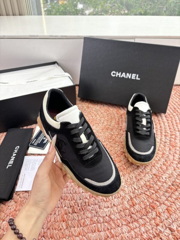 sy_no_ED6C82B08B698F15D76ADE6D4D19472C_2 Chanel Black & White Low-Top Sneaker with Suede & Mesh Detailing