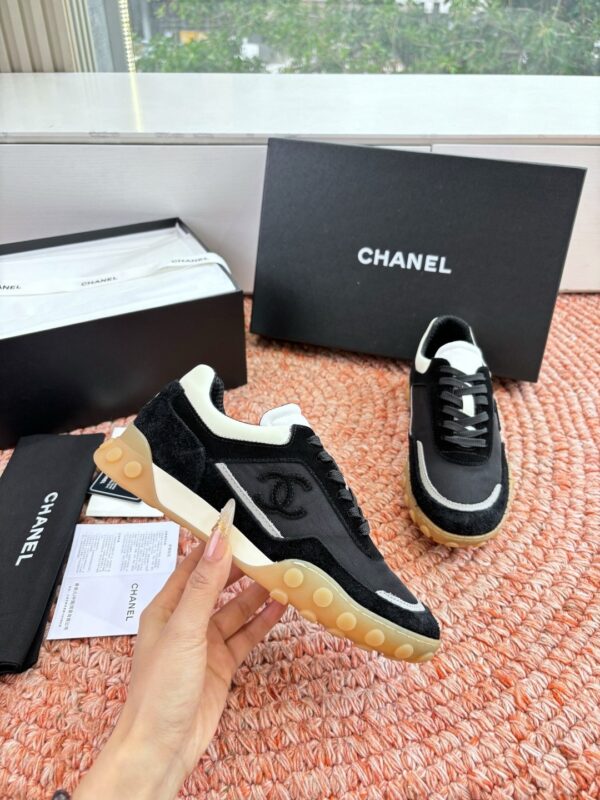 sy_no_ED6C82B08B698F15D76ADE6D4D19472C_3 Chanel Black & White Low-Top Sneaker with Suede & Mesh Detailing