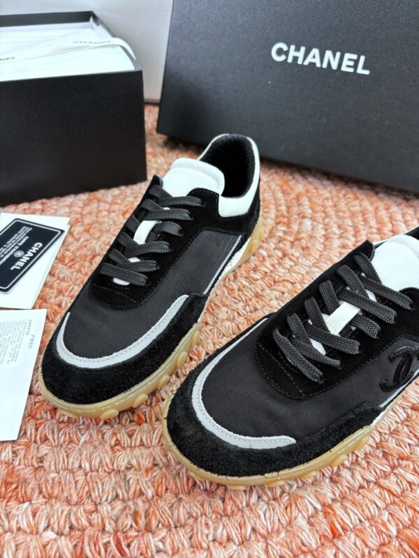 sy_no_ED6C82B08B698F15D76ADE6D4D19472C_5 Chanel Black & White Low-Top Sneaker with Suede & Mesh Detailing