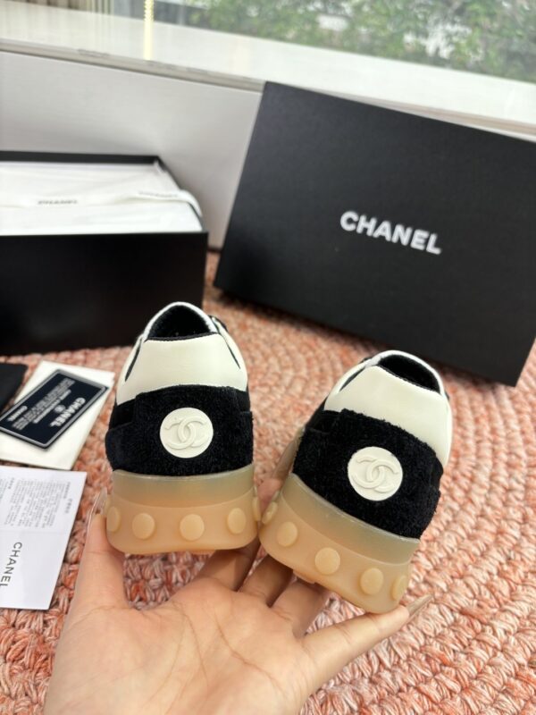 sy_no_ED6C82B08B698F15D76ADE6D4D19472C_7 Chanel Black & White Low-Top Sneaker with Suede & Mesh Detailing