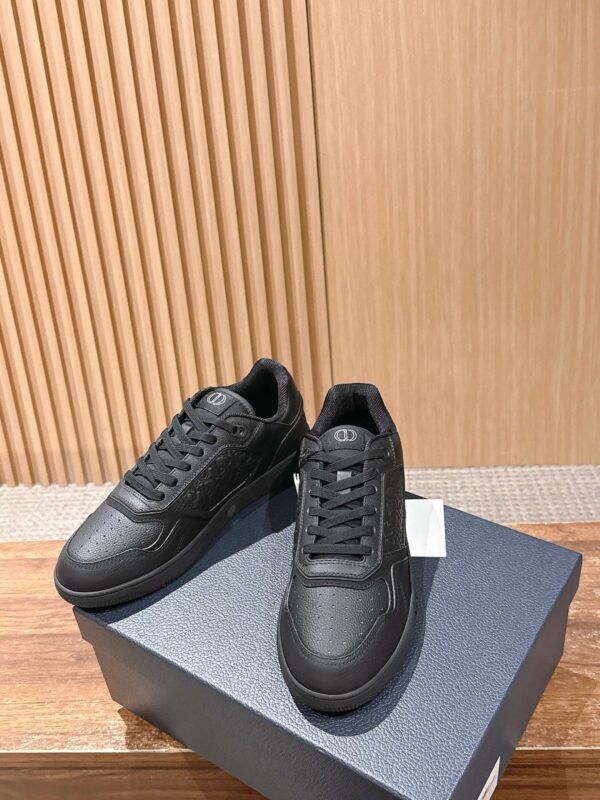 sy_no_EFCCA947F1C5395B395207BD3CDE3890_4 Dior All Black Embossed Oblique Leather Low Sneaker