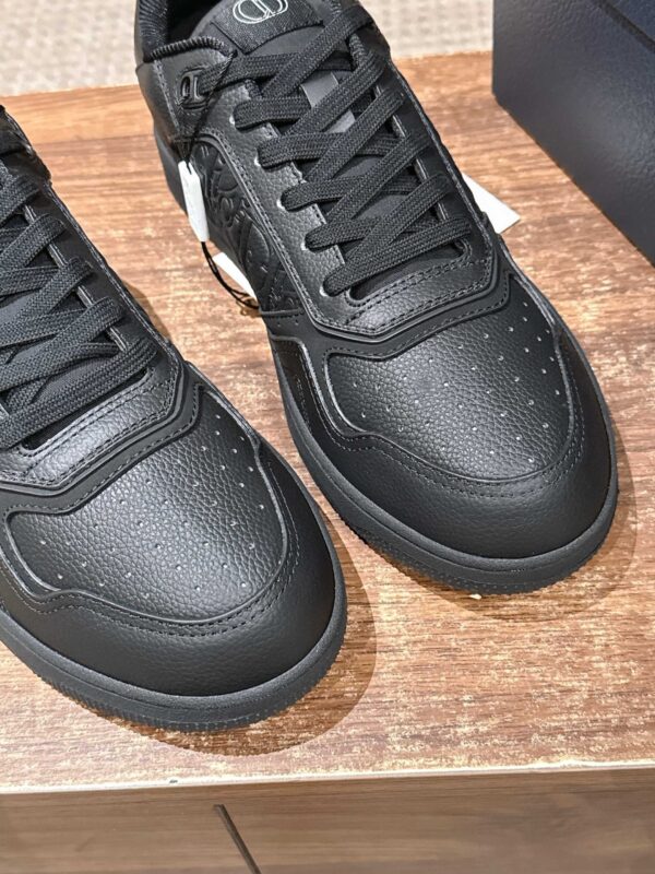 sy_no_EFCCA947F1C5395B395207BD3CDE3890_5 Dior All Black Embossed Oblique Leather Low Sneaker