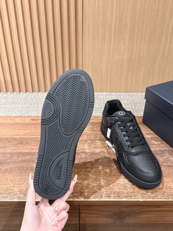 sy_no_EFCCA947F1C5395B395207BD3CDE3890_8 Dior All Black Embossed Oblique Leather Low Sneaker