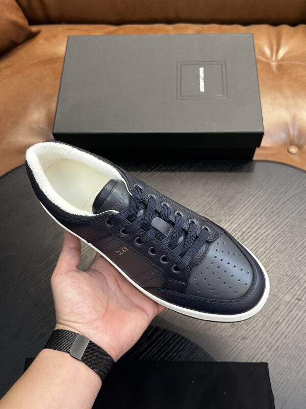 sy_no_F049249A09EE5A409A91387AF6B6D9B4_1 Saint Laurent Navy Blue Pebble-Leather SL61 White-Sole Low-Top Sneaker