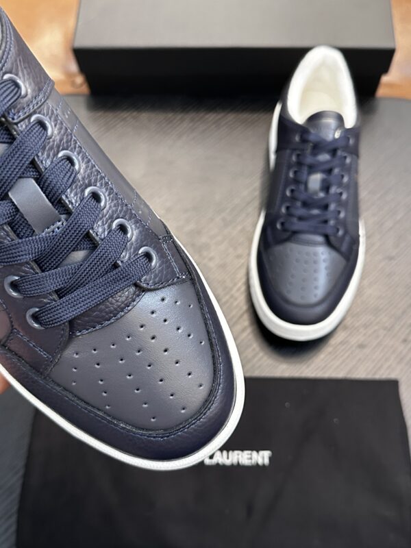 sy_no_F049249A09EE5A409A91387AF6B6D9B4_5 Saint Laurent Navy Blue Pebble-Leather SL61 White-Sole Low-Top Sneaker