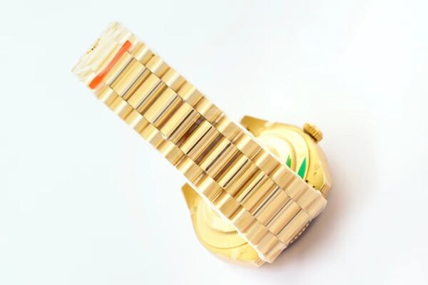 sy_no_F65D8597DED0C75ADC125EC4204EE461_7 ROLEX Rolex Dog Tooth Ring Weekly Calendar Automatic Mechanical Movement 100m Waterproof Date Display Swiss Watch 36mm Gold Dial Gold Strap