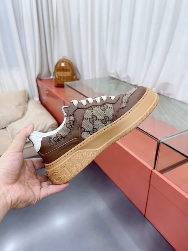 sy_no_F74A1FFDB10BE061170E609FE38E5C44_5 Gucci MAC8 GG Canvas & Brown Leather Sneaker