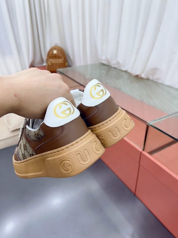 sy_no_F74A1FFDB10BE061170E609FE38E5C44_7 Gucci MAC8 GG Canvas & Brown Leather Sneaker