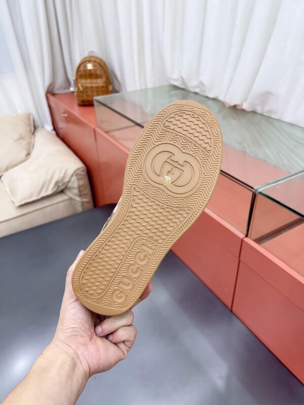 sy_no_F74A1FFDB10BE061170E609FE38E5C44_8 Gucci MAC8 GG Canvas & Brown Leather Sneaker