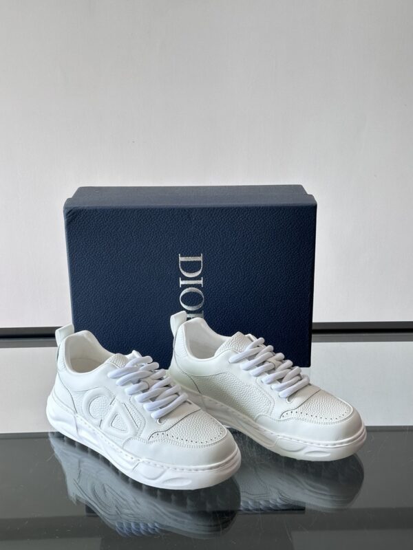 sy_no_FAF4138D87D8A1741F501779F6AEDDE1_4 Dior All-White Leather CD Logo Low-Top Sneaker