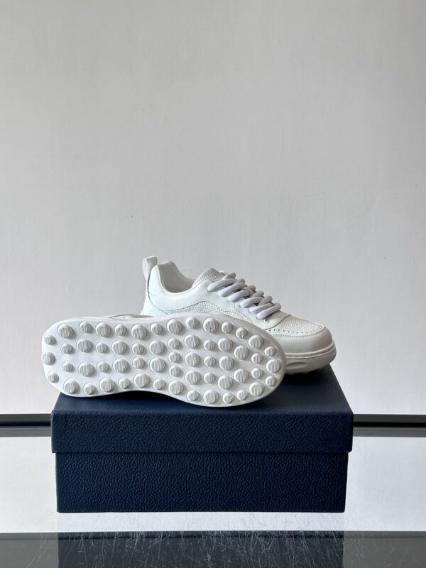 sy_no_FAF4138D87D8A1741F501779F6AEDDE1_8 Dior All-White Leather CD Logo Low-Top Sneaker