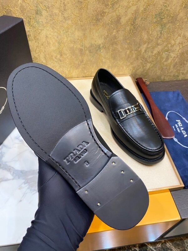 sy_no_FE576F609BD0497C35E391C4D1A1059C_6 Prada Black Matte Leather Metal Buckle Loafers