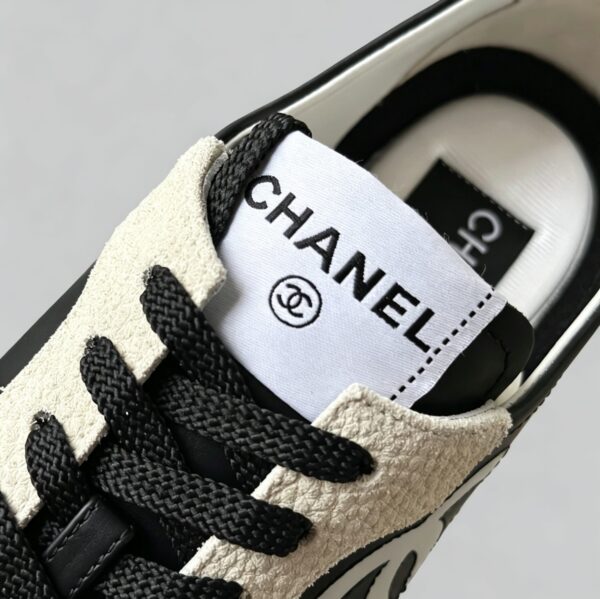 sy_no_FF3DAB3822B56F1F707AF156693F245E_5 Chanel Smooth Calfskin & Pebbled Leather Retro Trainer Black-Cream-GumSole