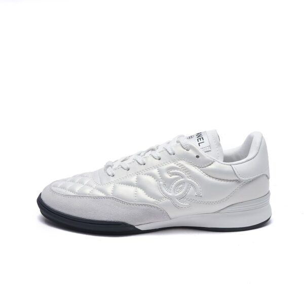 sy_no_FF6BDA0E93CD05595F46FE27C19E8E77_1 Chanel White Quilted Leather Low-Top Sneaker with Suede Detailing and Tongue Logo
