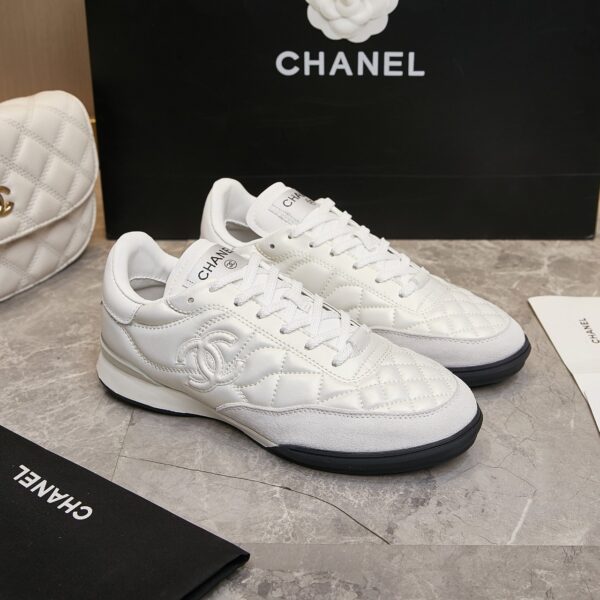 sy_no_FF6BDA0E93CD05595F46FE27C19E8E77_2 Chanel White Quilted Leather Low-Top Sneaker with Suede Detailing and Tongue Logo