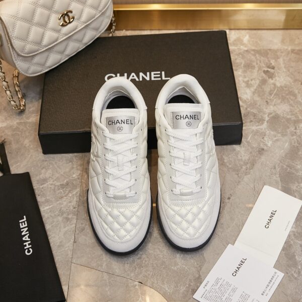 sy_no_FF6BDA0E93CD05595F46FE27C19E8E77_5 Chanel White Quilted Leather Low-Top Sneaker with Suede Detailing and Tongue Logo