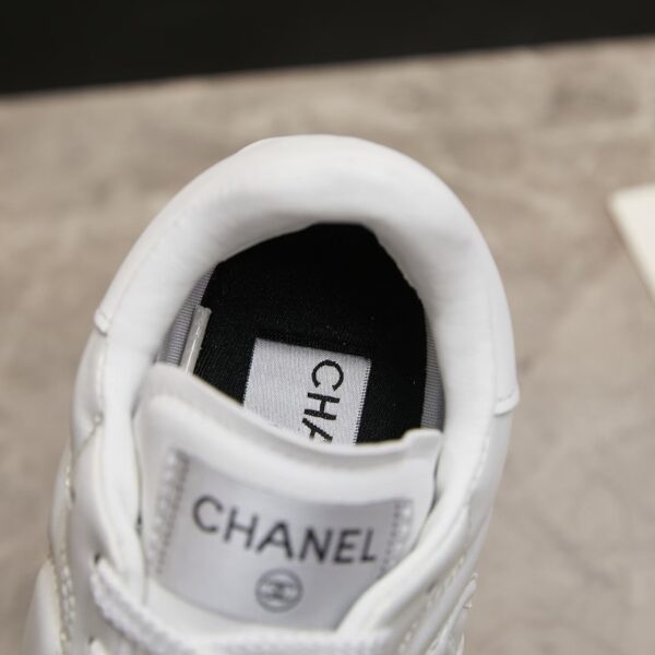 sy_no_FF6BDA0E93CD05595F46FE27C19E8E77_7 Chanel White Quilted Leather Low-Top Sneaker with Suede Detailing and Tongue Logo