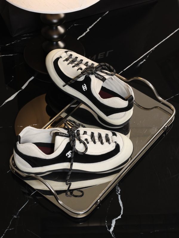 sy_no_1748F30A5EC49C088D45301AB050EEAB_1 CHANEL Black & White Color-Blocked Retro Trainer Sneaker